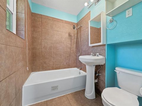 Tiny photo for 607 S Wieser Street, Hamilton, TX 76531 (MLS # 21101428)