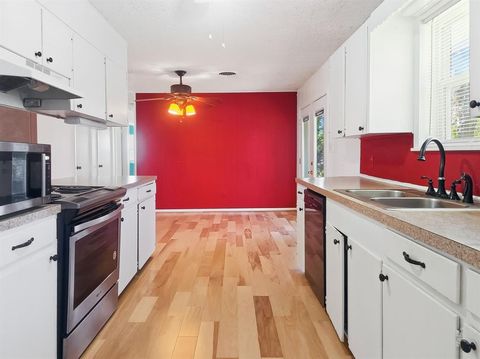 Tiny photo for 607 S Wieser Street, Hamilton, TX 76531 (MLS # 21101428)