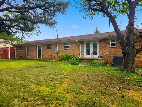 Tiny photo for 607 S Wieser Street, Hamilton, TX 76531 (MLS # 21101428)