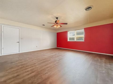 Tiny photo for 607 S Wieser Street, Hamilton, TX 76531 (MLS # 21101428)
