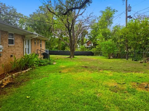 Tiny photo for 607 S Wieser Street, Hamilton, TX 76531 (MLS # 21101428)