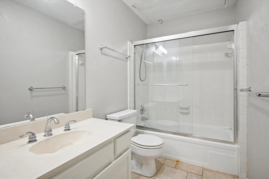 Oaks on Montfort - Residential Lease