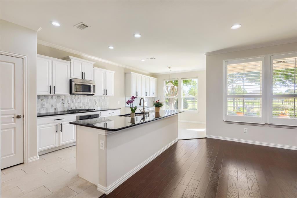 2501 Oyster Bay Drive