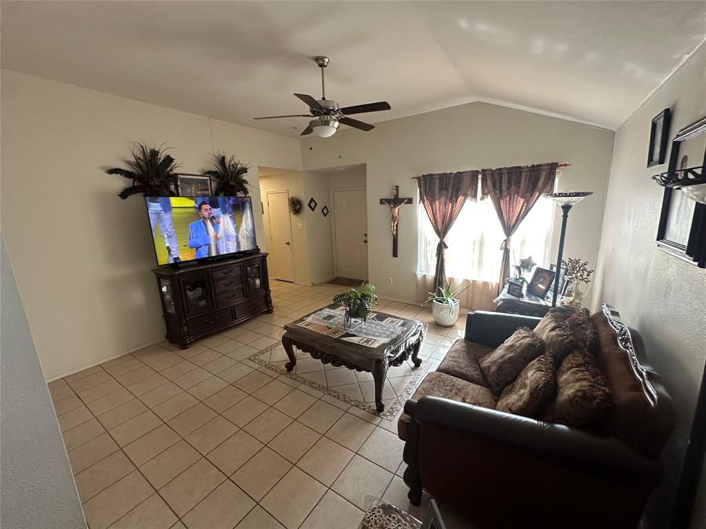 Photo of 916 Algonquin Drive, Dallas, TX 75217 (MLS # 21244852)