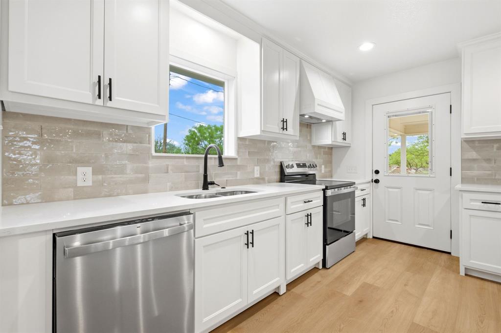 NORTH VILLAGE - BAIRD - Residential