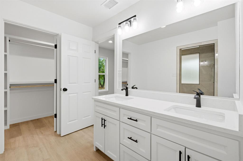 NORTH VILLAGE - BAIRD - Residential