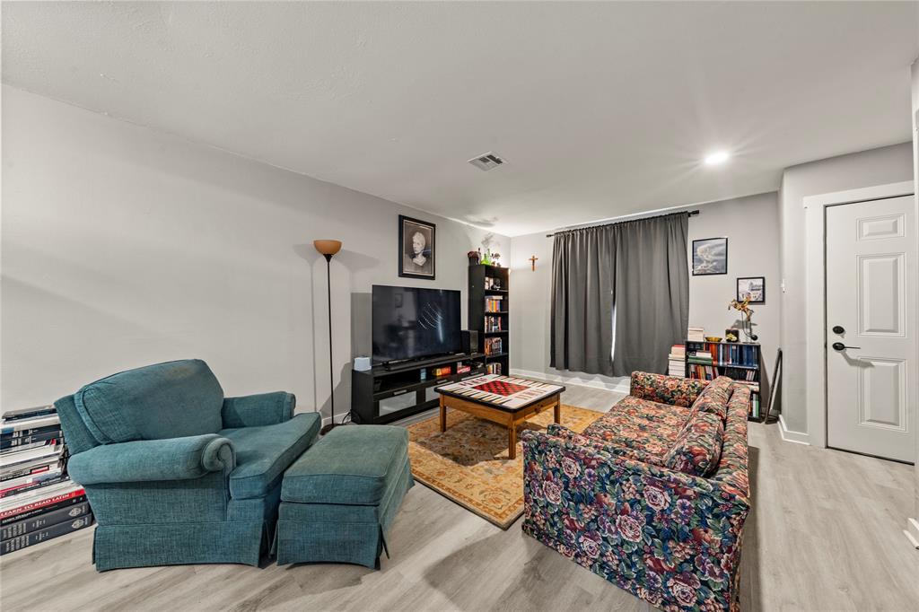 208-212 Queen Drive