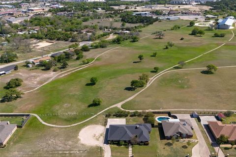 Photo of 413 W Park Avenue, Weatherford, TX 76086 (MLS # 21220205)