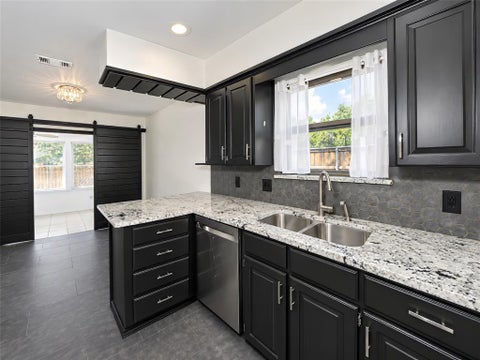 Tiny photo for 2941 Cresthaven Drive, Grapevine, TX 76051 (MLS # 21395919)