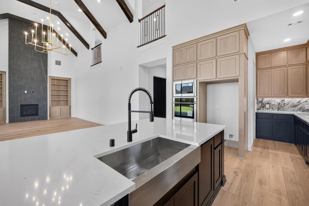 2600 Paddington Drive