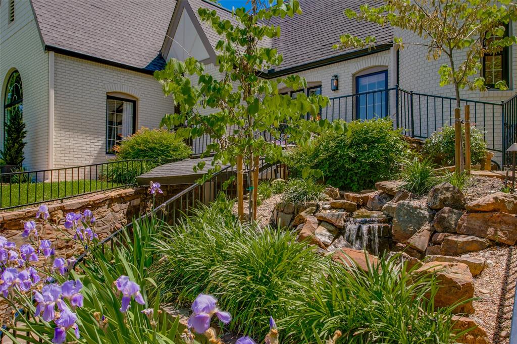 1150 N Canterbury Court