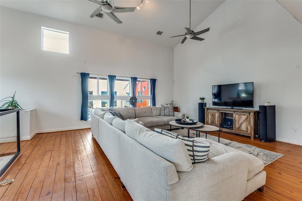 Hawthorne Street Twnhms - Residential