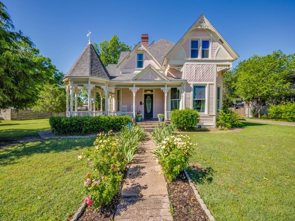 306 E Tarrant Street