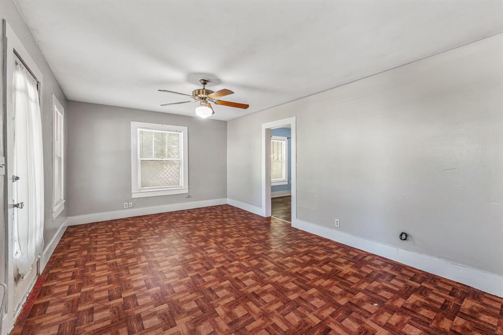 832 W Long Street