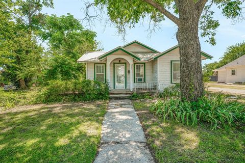 832 W Long Street Stephenville TX 76401