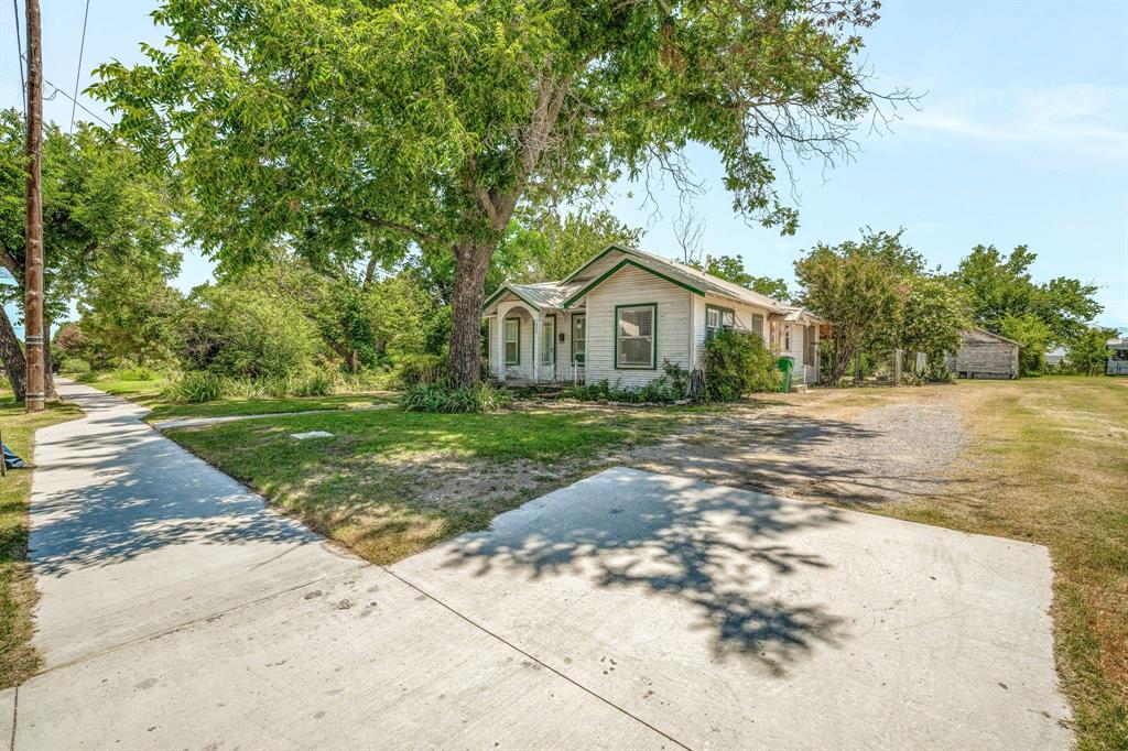 832 W Long Street