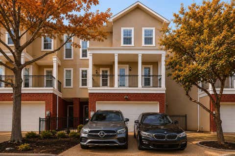 Photo of 5823 Lewis Street, Dallas, TX 75206 (MLS # 21361968)