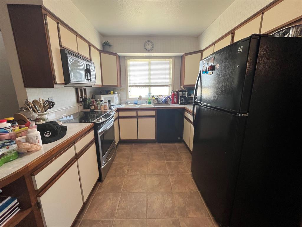 AERO COUNTRY ESTATES - Commercial Sale