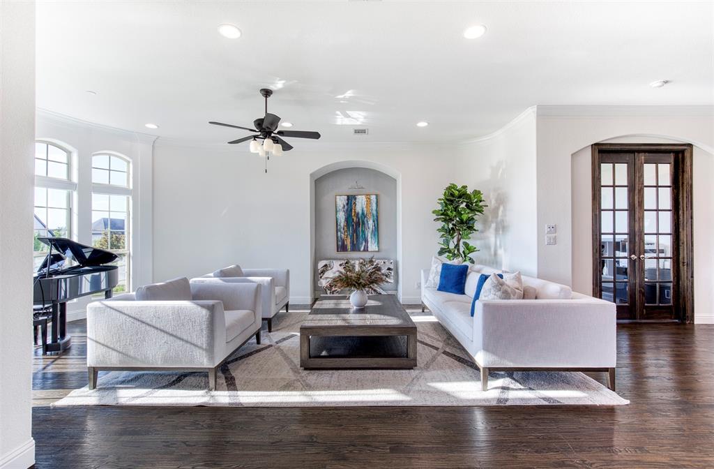 901 Inverness Court