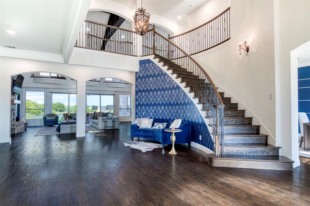 901 Inverness Court