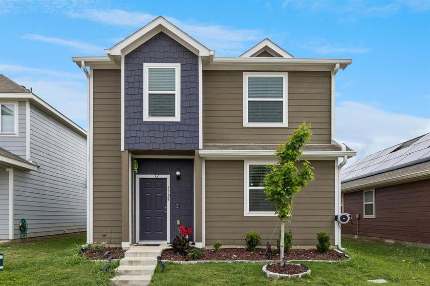 Discover the perfect residence in Enchanted Bay, Fort Worth, Texas, with this spacious  two-story haven floor plan. Featuring three bedrooms, 2.5 bathrooms,a loft, and a two car garage, this home is  ideal for entertaining, thanks to its open kitchen and dining room layout. The gourmet kitchen boasts 42-inch cabintes and countertops, sure to delight. The primary suite, located on the first floor, offers a spacious shower and walk-in closet. Enjoy the out doors with full sod, a sprinkler system, and a covered patio. Schedule a showing today to make this exceptional property yours.
Motivated seller and may contibuite toward buyer closing expense.