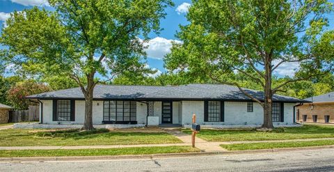 1523 Crescent Drive Sherman TX 75092