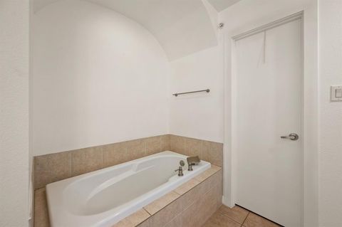 Tiny photo for 3320 Douglas Avenue #C, Dallas, TX 75219 (MLS # 21100717)