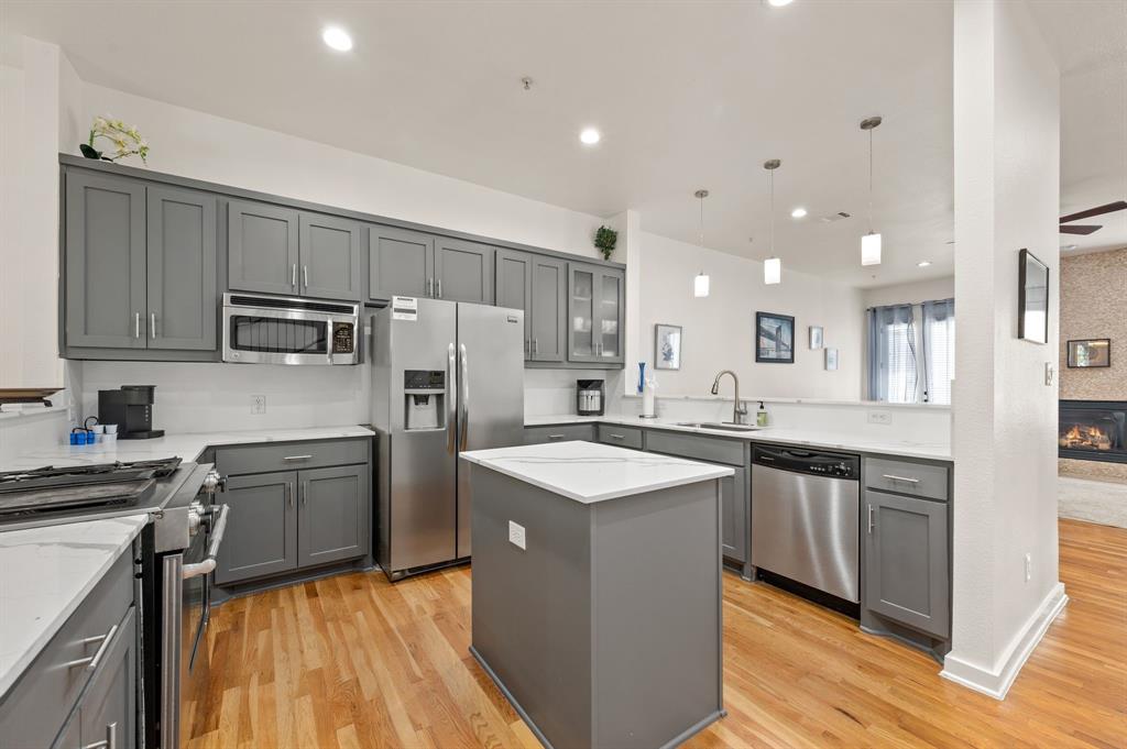 3320 Douglas Ave - Residential