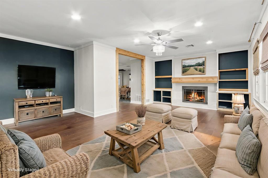 2208 Lake Ridge Circle