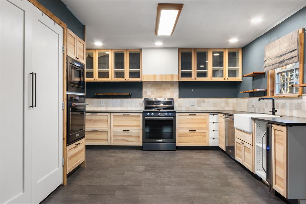 2208 Lake Ridge Circle