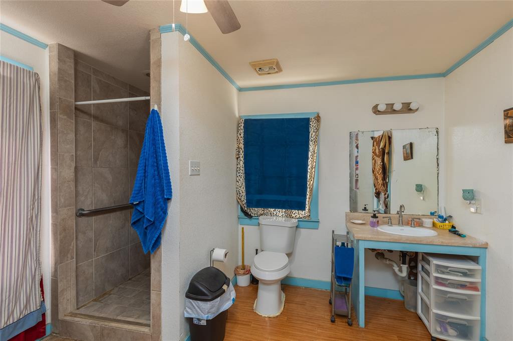 na - Commercial Sale