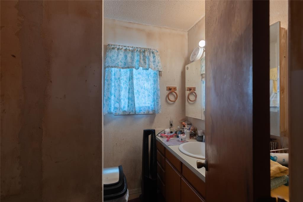 na - Commercial Sale