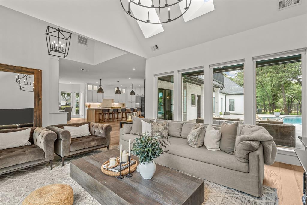 875 Harbor Court