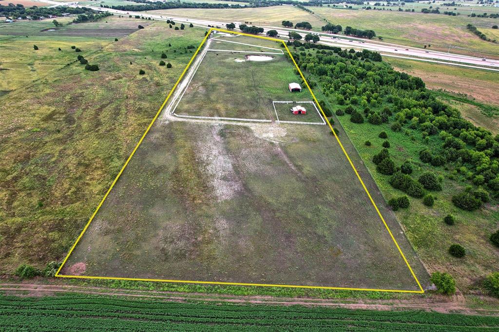 6882 N Interstate Highway 35 E