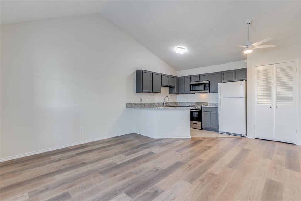 6108 Abrams Road 424