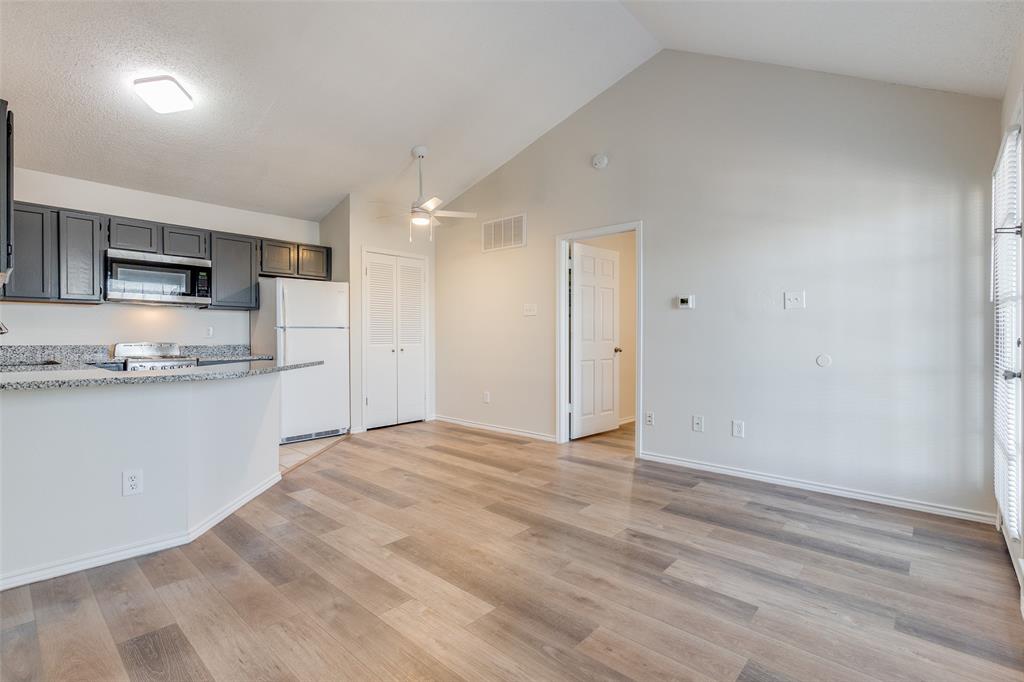 6108 Abrams Road 424