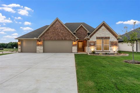 Photo of 250 Brent Lane, Greenville, TX 75402 (MLS # 21053798)