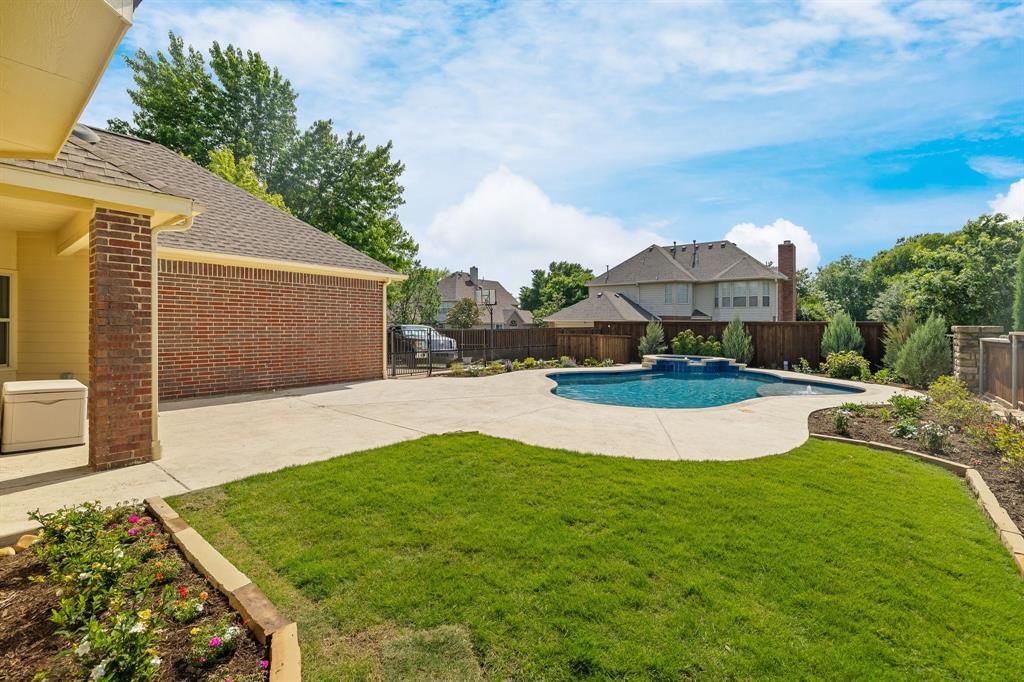 102 Fontana Court