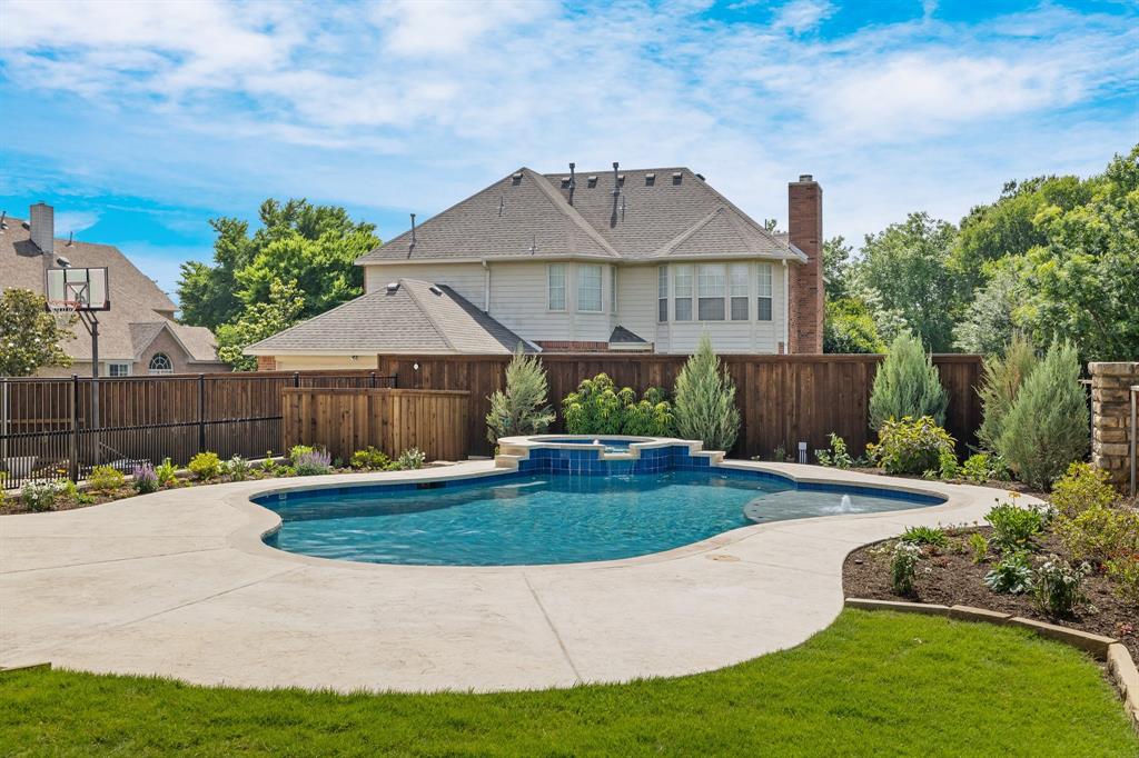 102 Fontana Court