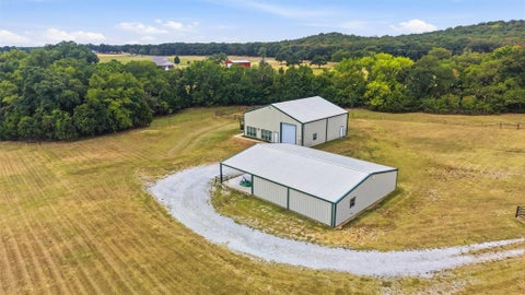 Photo of 82 CR 2112, Gainesville, TX 76240 (MLS # 21368084)