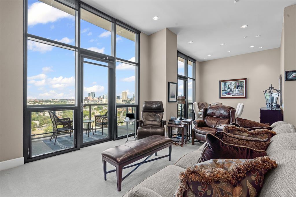 3100 W 7th Street 819