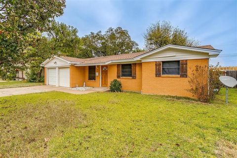 120 Wanda Way Burleson TX 76028