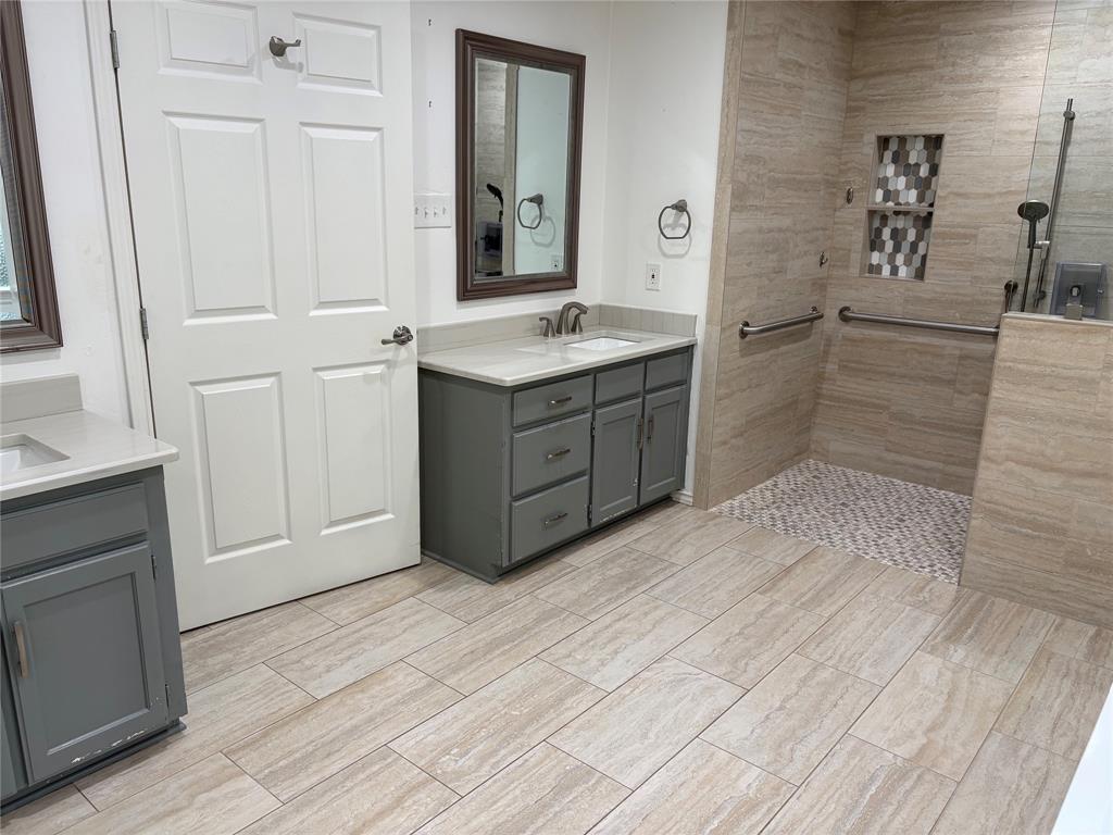 Parkway North - Commercial Sale