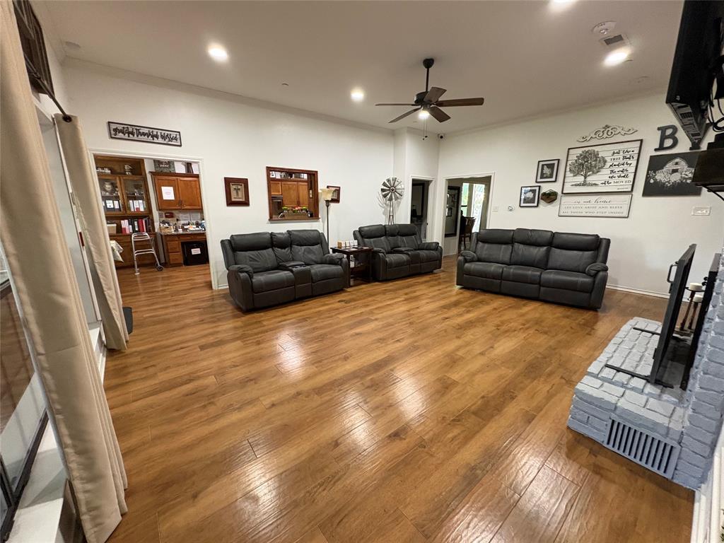 Parkway North - Commercial Sale