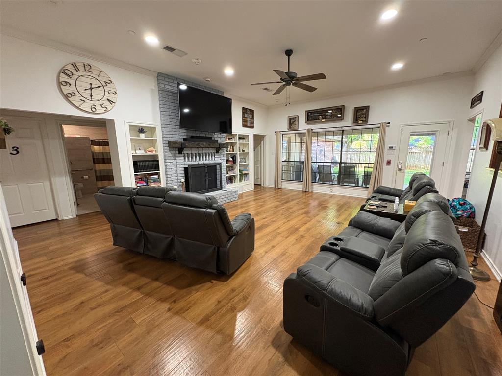 Parkway North - Commercial Sale