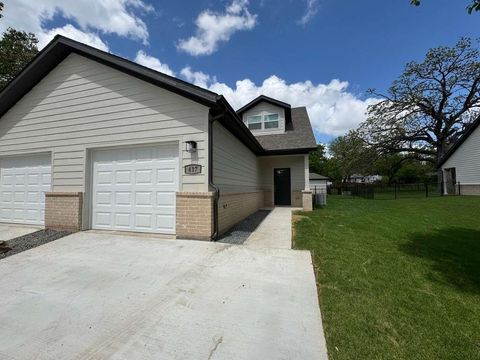 Photo of 417 W Dulin Street #417, Sherman, TX 75090 (MLS # 21237285)