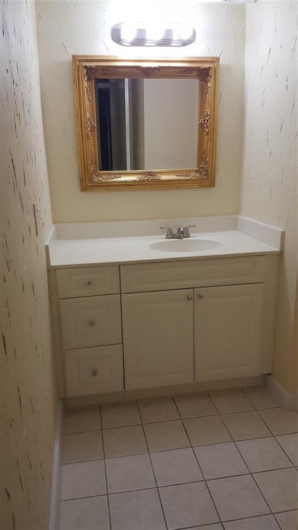 River Oaks Condos - Residential Lease