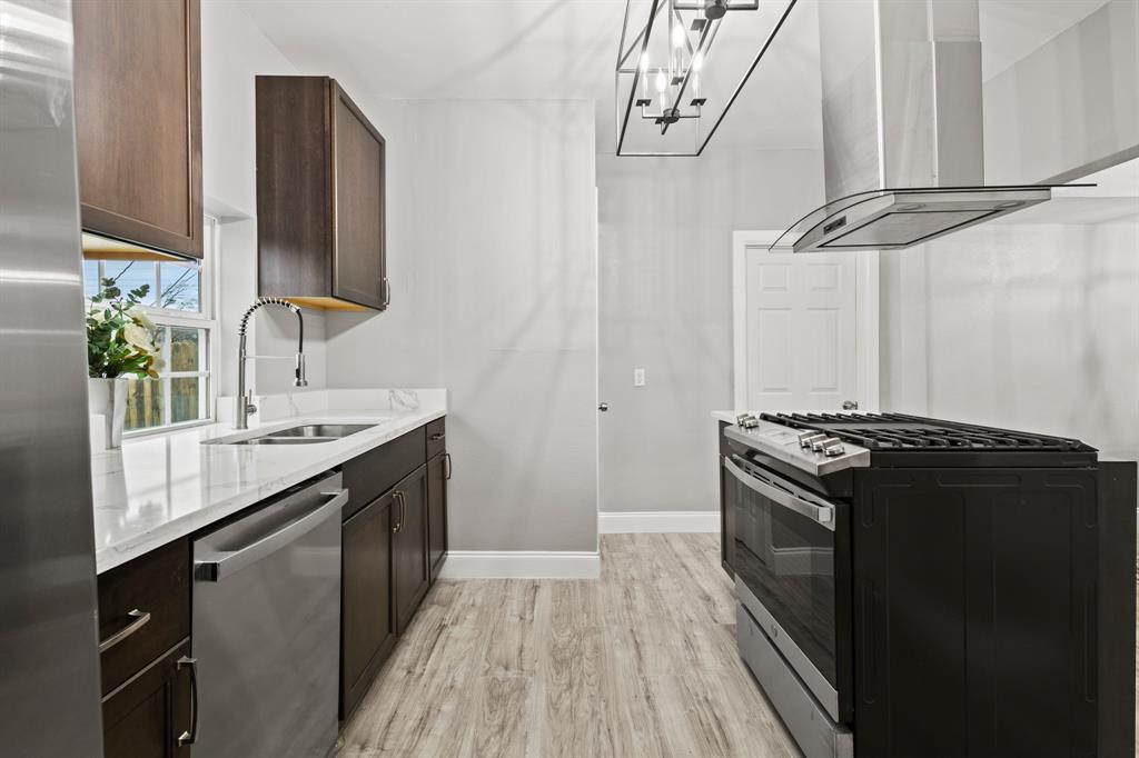 Lake Crest 02 - Residential