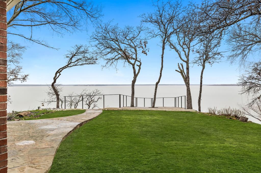 Emerald Sound At Lake Lewisvil - Residential