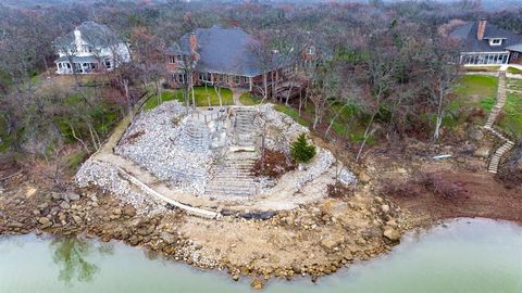 A home in Oak Point